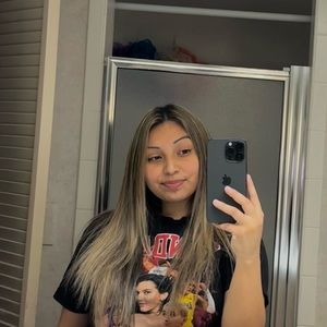 Meet your Posher, Danielle